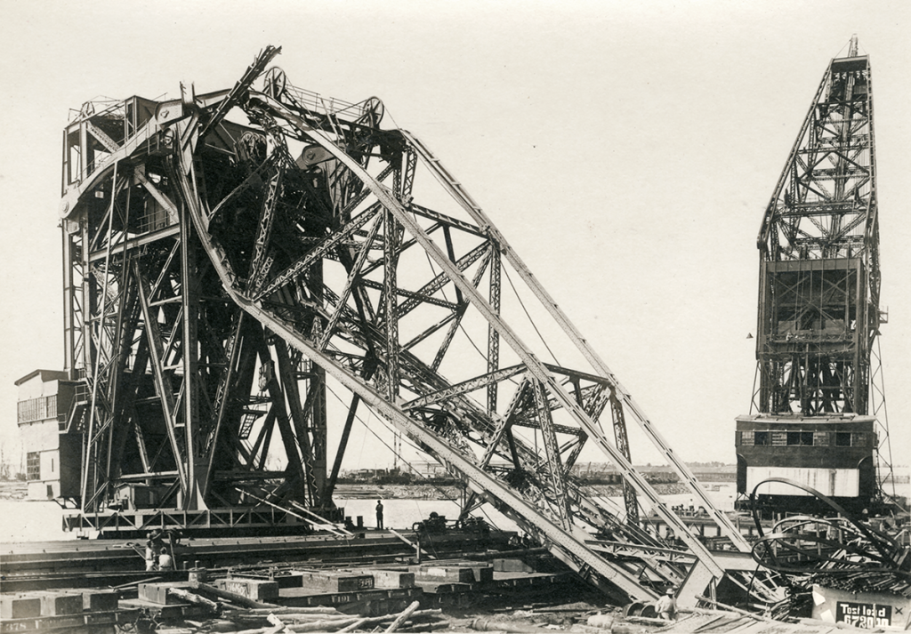 The crane "Ajax" damaged due to its failed test load