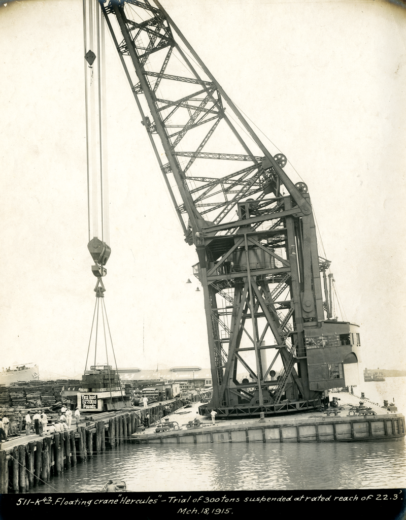 The crane "Hercules" successfully lifting its test load